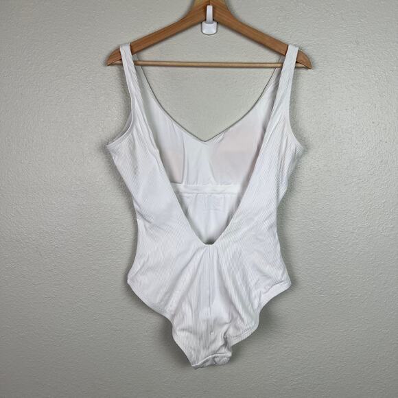 Andie Swim Women's Size Large One Piece White Ribbed Low Back Swimsuit V-Neck - Picture 3 of 8
